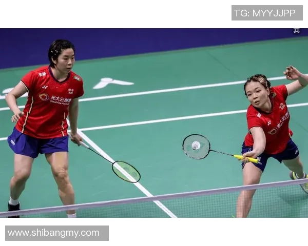 成都与武汉羽毛球队赛后复盘分析意识碰撞与战术较量